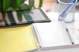 Documentos y requisitos necesarios para opositar a funcionario de prisiones.