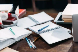 Conectores avanzados en inglés C1 para mejorar la fluidez en Writing y Speaking