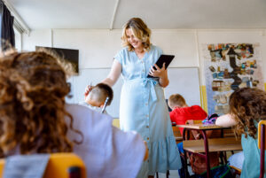 Cuánto cobra un profesor de primaria